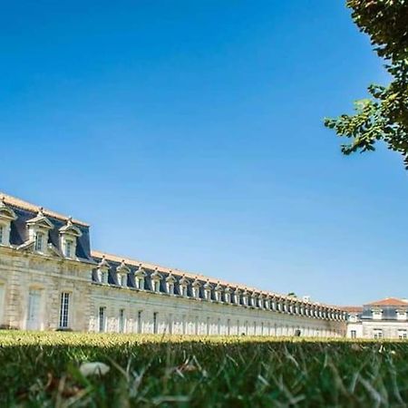 Вилла Gite Des Huskys Tonnay-Charente Экстерьер фото