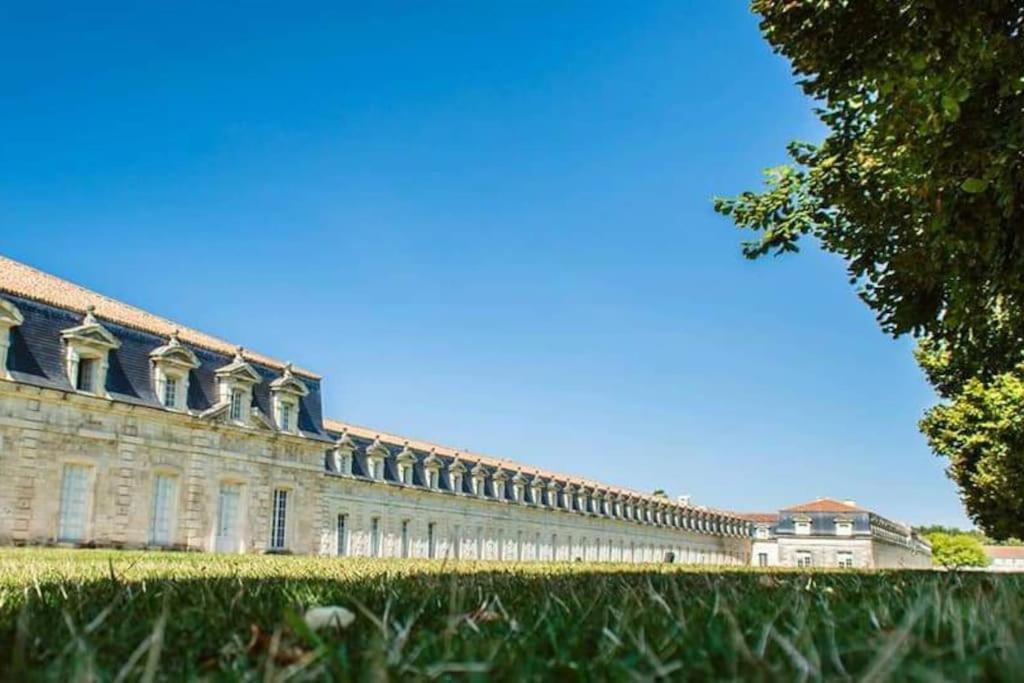 Вилла Gite Des Huskys Tonnay-Charente Экстерьер фото