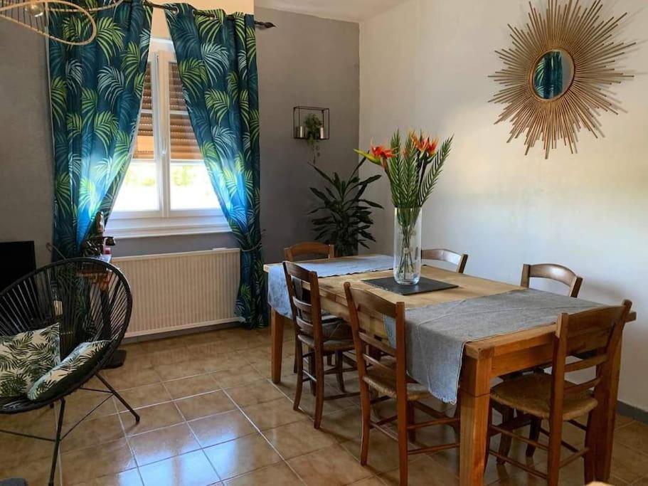 Вилла Gite Des Huskys Tonnay-Charente Экстерьер фото